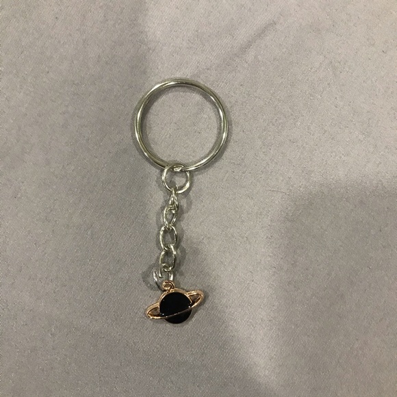HOMEMADE Saturn Keychains - Picture 2 of 3